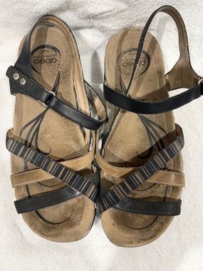 Abeo Women’s Blue and Tan Strappy Slingback Sandals